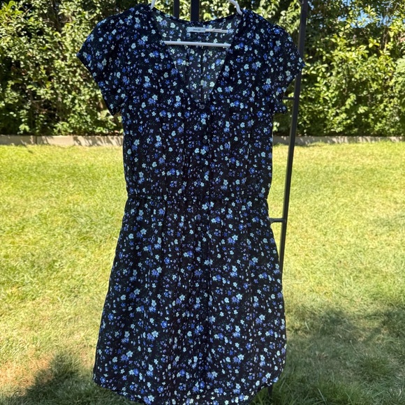 Kimchi Blue Sheer Floral Dress in Blue and black ditzy flower pattern Size Small - Picture 2 of 8